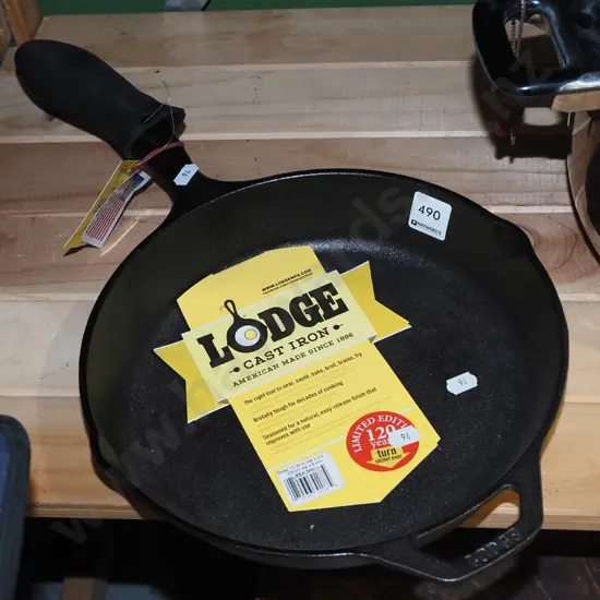 cast iron Lodge frying pan Diam270