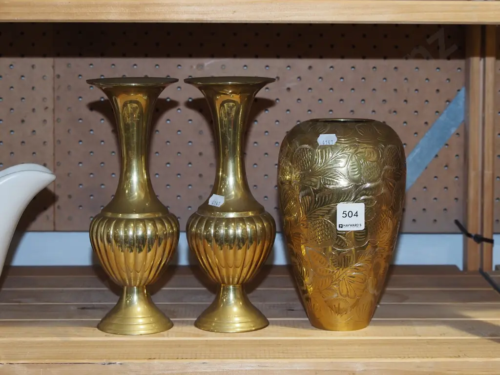 3x brass vases H230 Image 1++