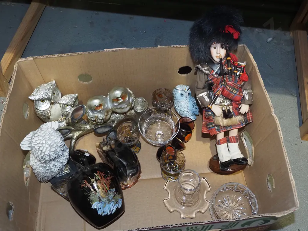 box; Scottish bagpiper doll, owl figurines, ginger jar etc Image 1++