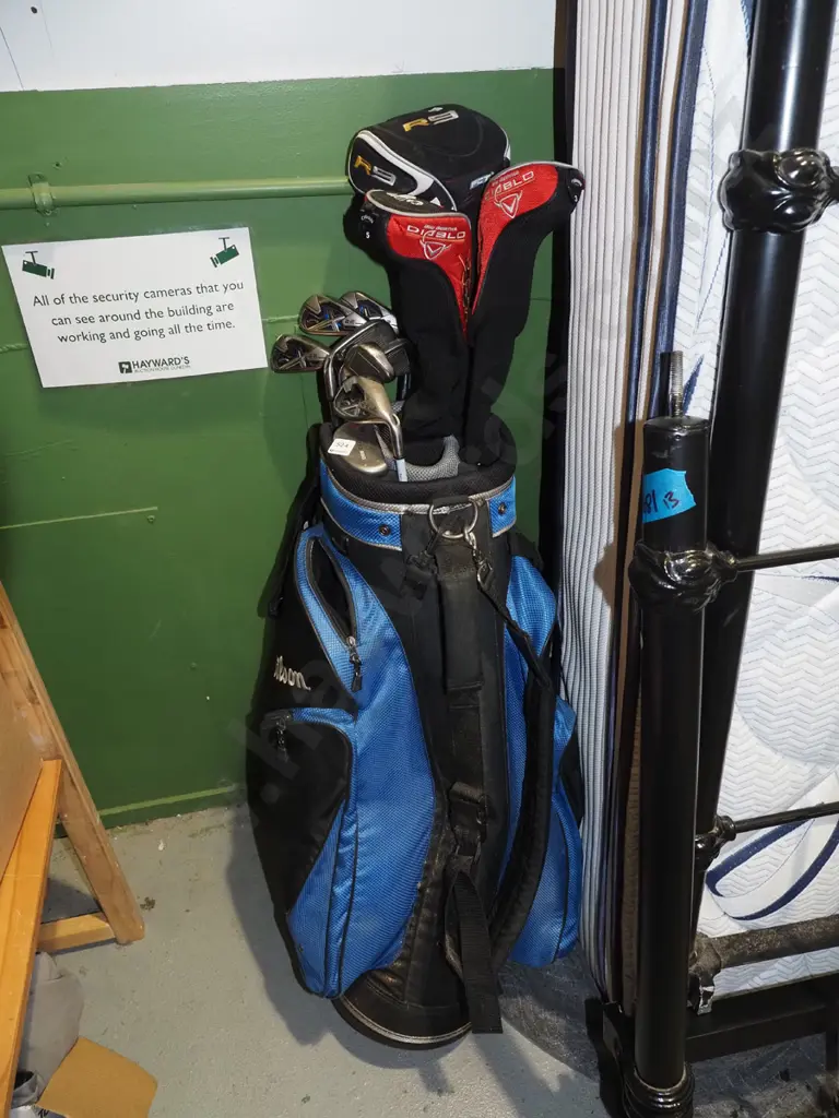 golf clubs and bag Image 1++