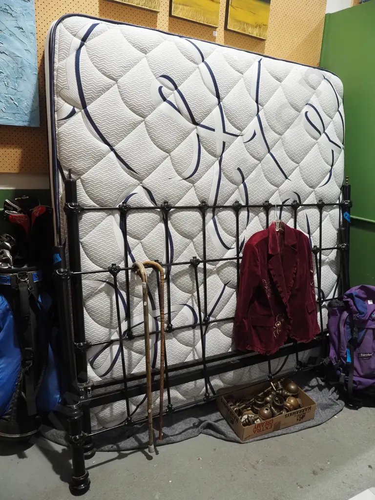 Sleepyhead Balance super king mattress with slat bed base and cast iron and brass ends - comes with box of brass fitting Image 1++