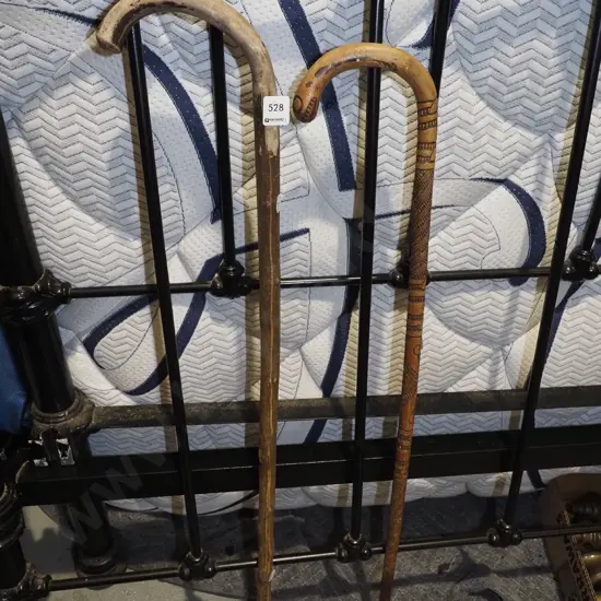 2x walking sticks