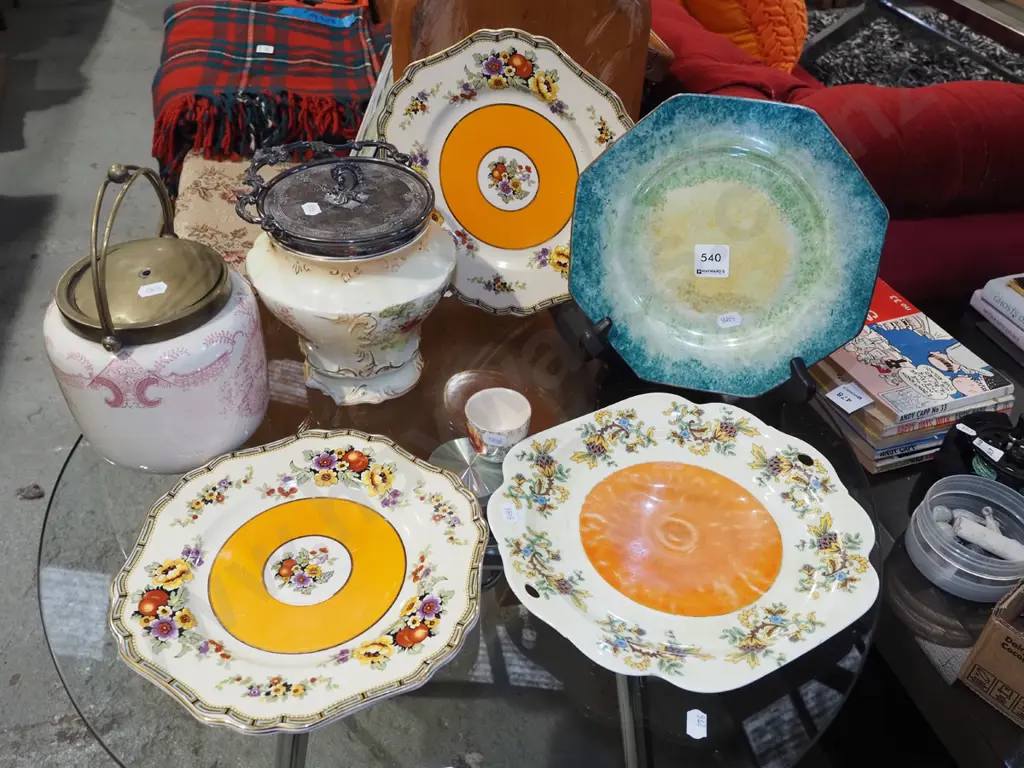 4x plates, 2x biscuit barrel, egg cup Image 1++
