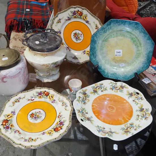 4x plates, 2x biscuit barrel, egg cup