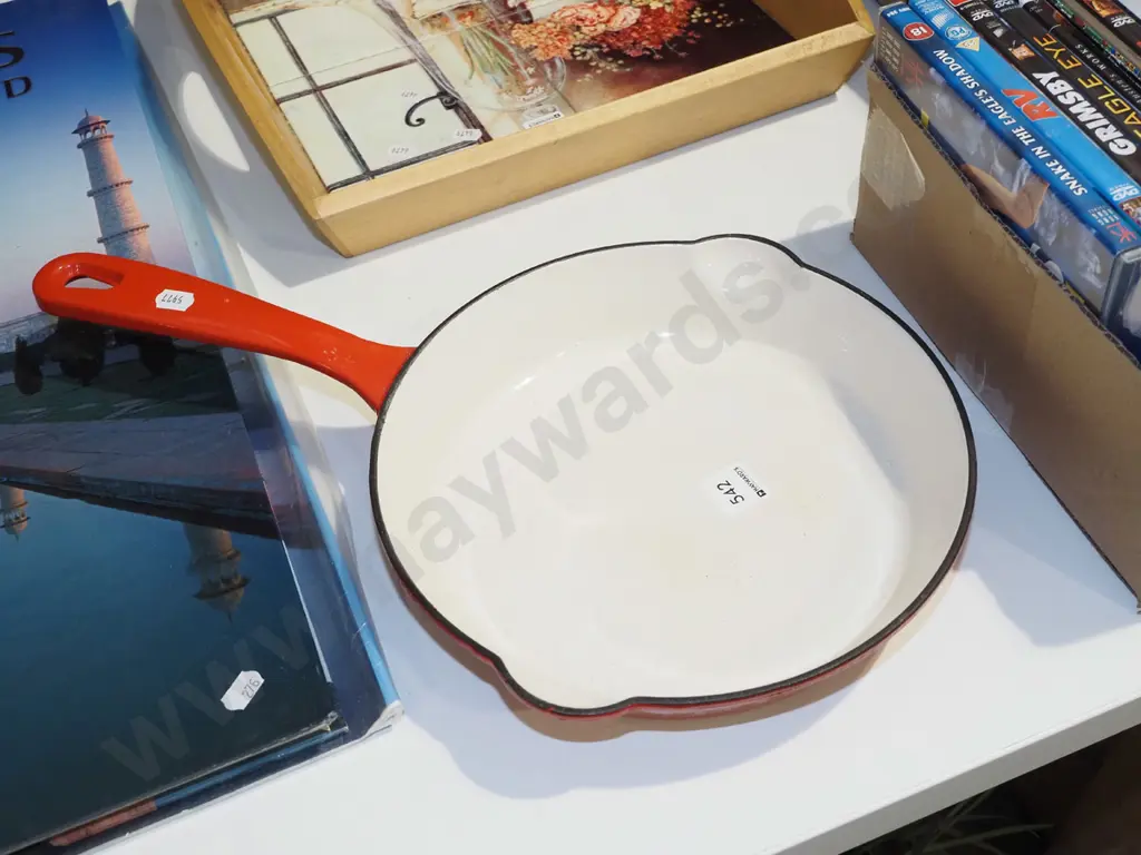 cast iron and enamel frying pan Diam250 Image 1++