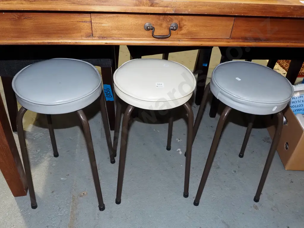 3x vinyl stools Image 1++