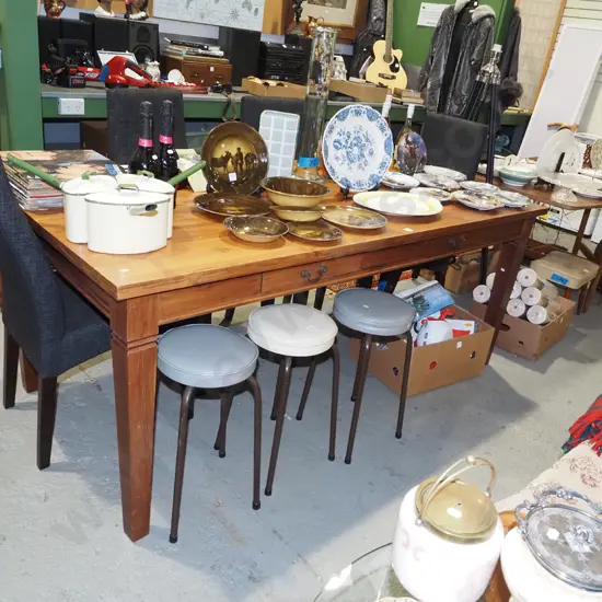 mahogany kitchen / dining table w/ 2 drawers and 4 upholstered high-back chairs H790 L1950 W940