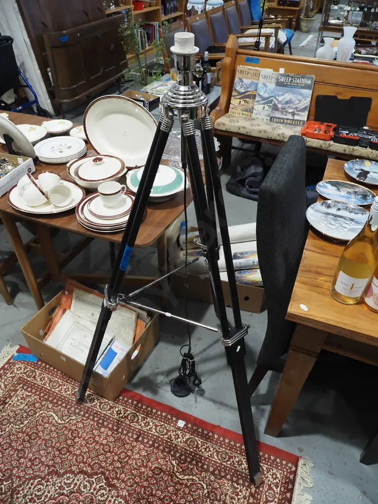 black and chrome floor lamp in the shape of a vintage tripod - no shade Image 1++