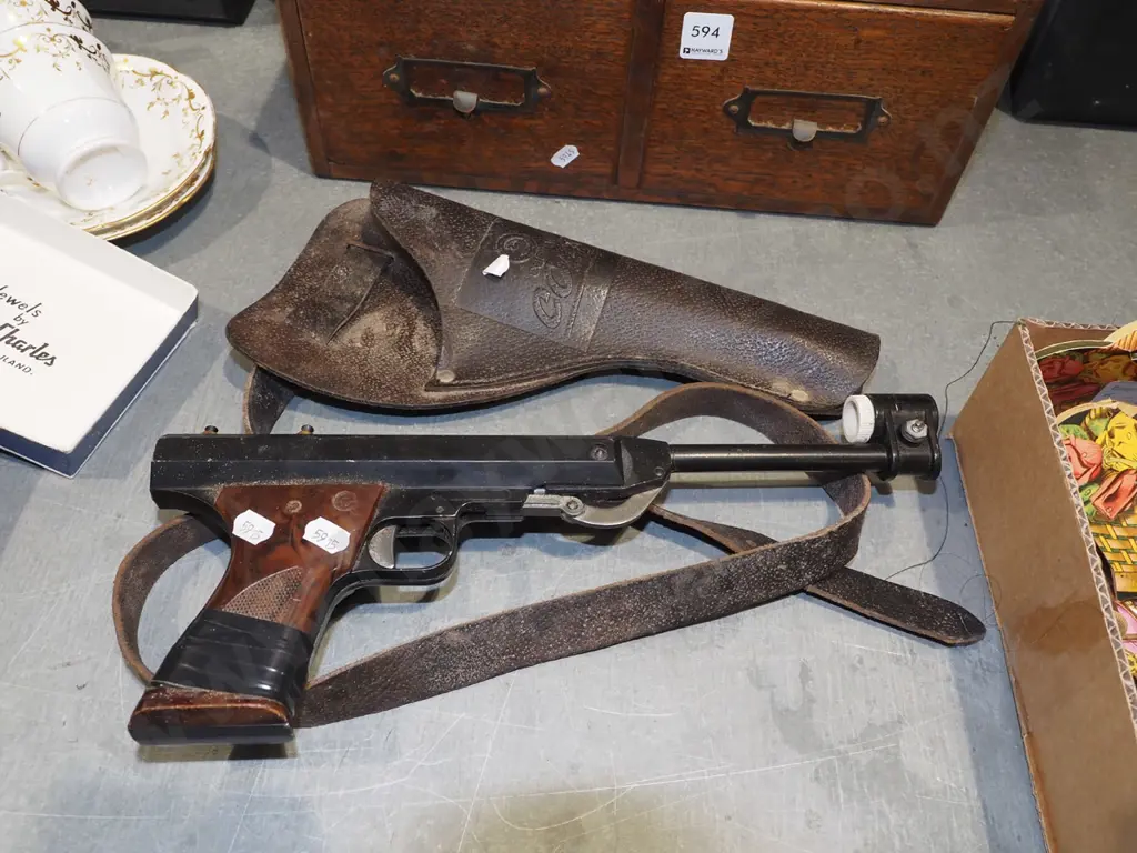 Italian air pistol and holster Image 1++