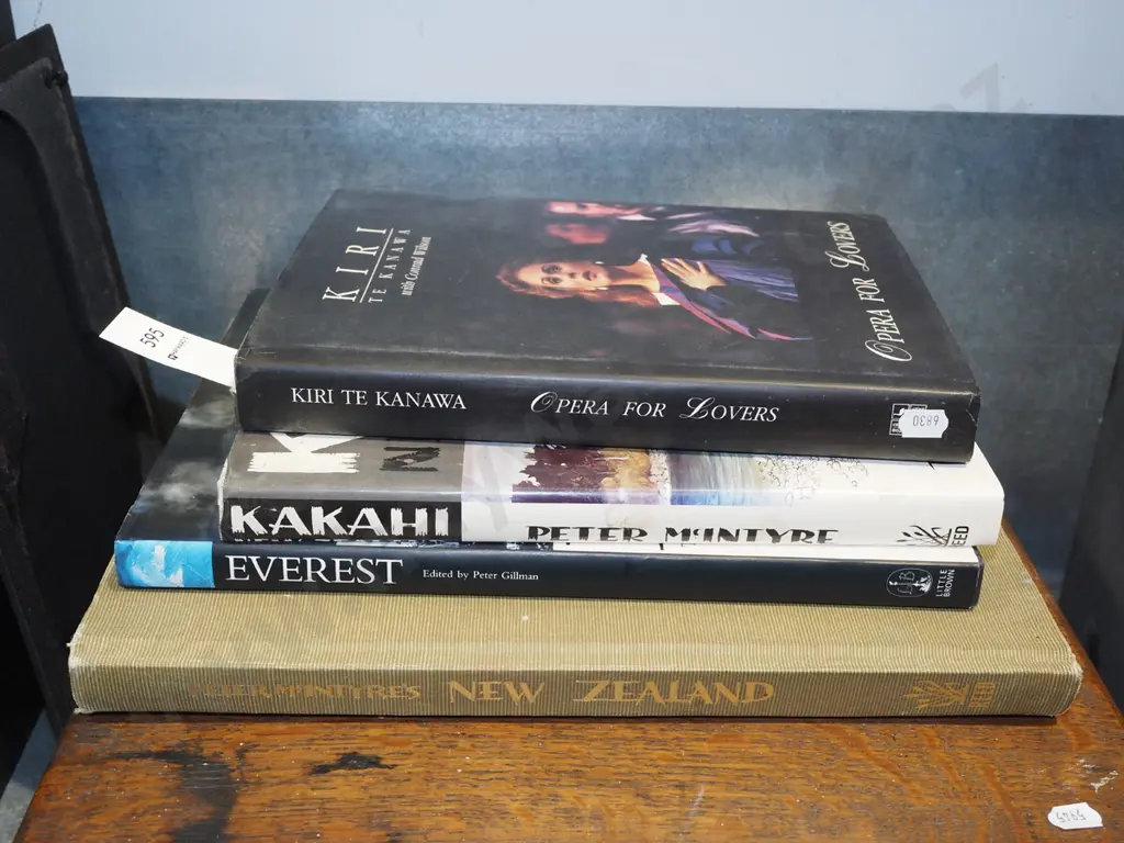 2x Peter McIntyre art books, Everest books etc Image 1++