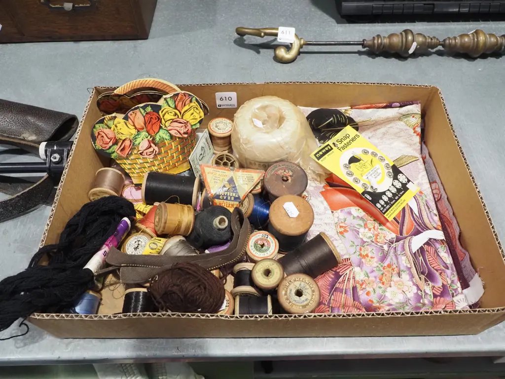 box; threads, fabric, fasteners etc Image 1++