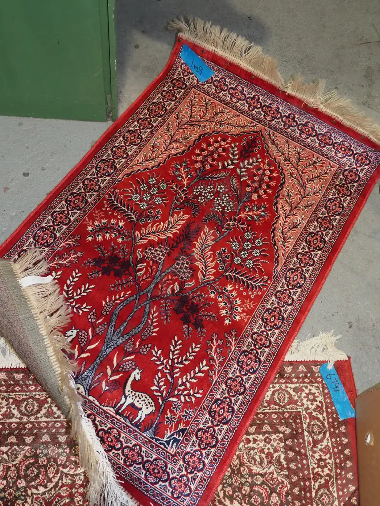 small acrylic floor mat - reds, blues, white L1100 W675 (does not lay flat) Image 1++