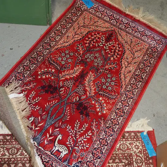 small acrylic floor mat - reds, blues, white L1100 W675 (does not lay flat)