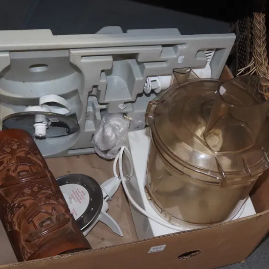 Magimix kitchen whiz and accessories, carved bamboo vase