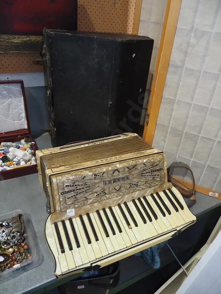 Hohner accordion and case Image 1++