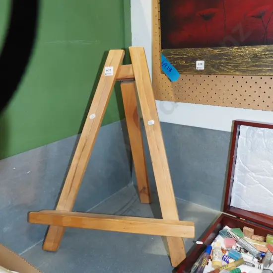 small rimu easel H560