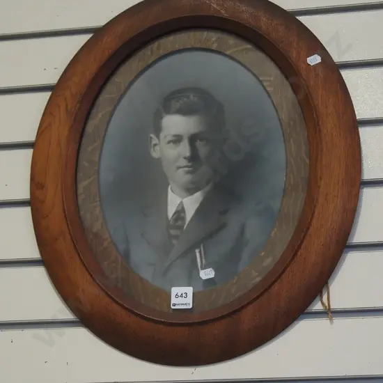 oak oval framed portrait - boy H480