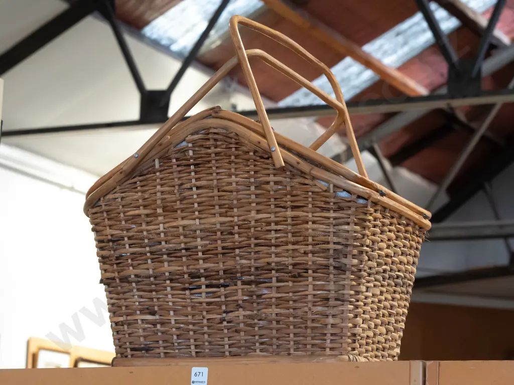 cane basket H360 Image 1++