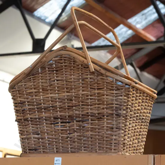 cane basket H360