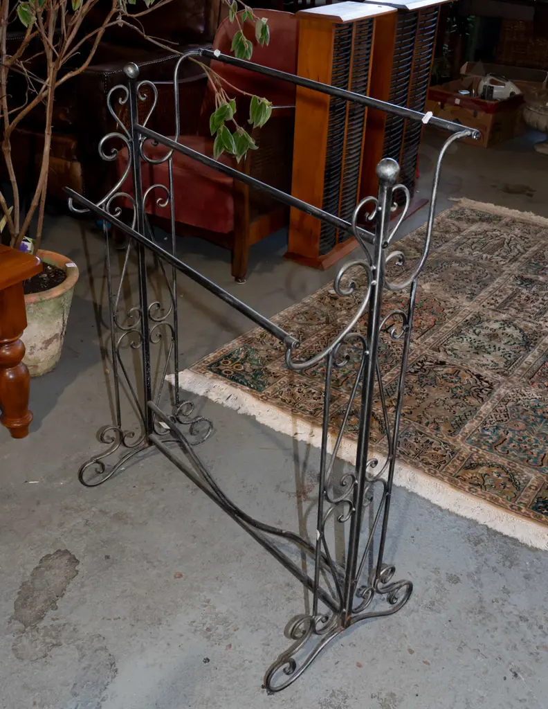 wrought metal towel rail Image 1++