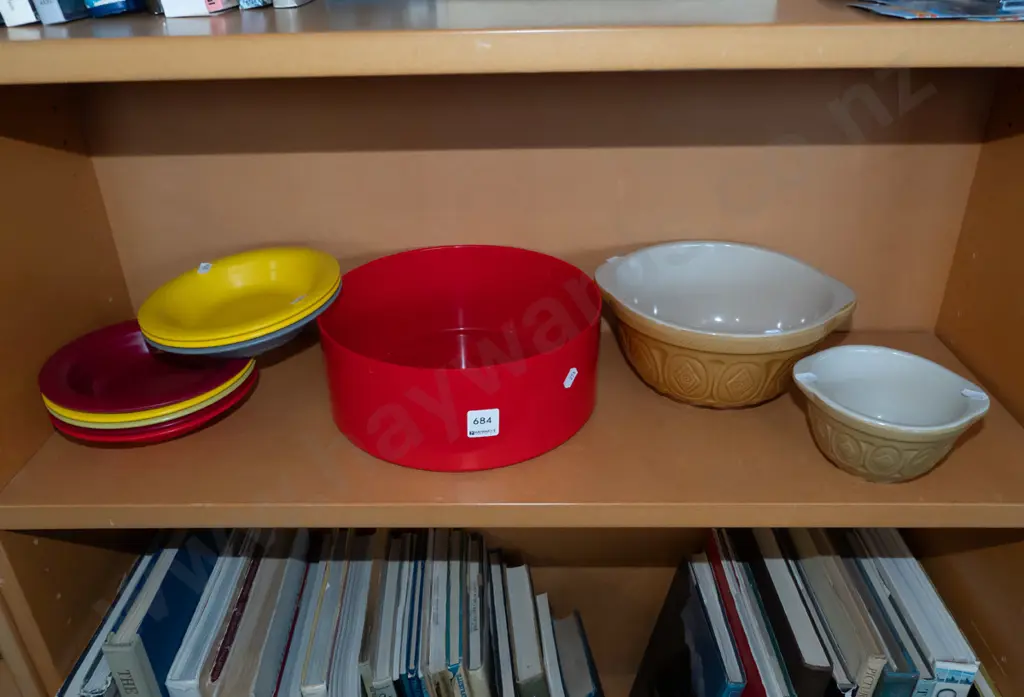 2x ceramic graduated mixing bowls, plastic bowls, red plastic fruit bowl Image 1++