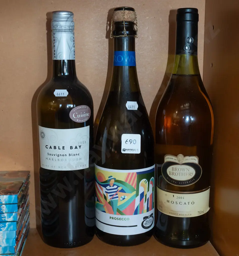3x Brown Brothers moscatto 2004, prosecco, Cable Bay sauvignon blanc 2008 Image 1++