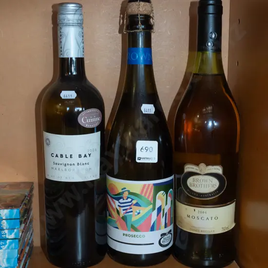 3x Brown Brothers moscatto 2004, prosecco, Cable Bay sauvignon blanc 2008