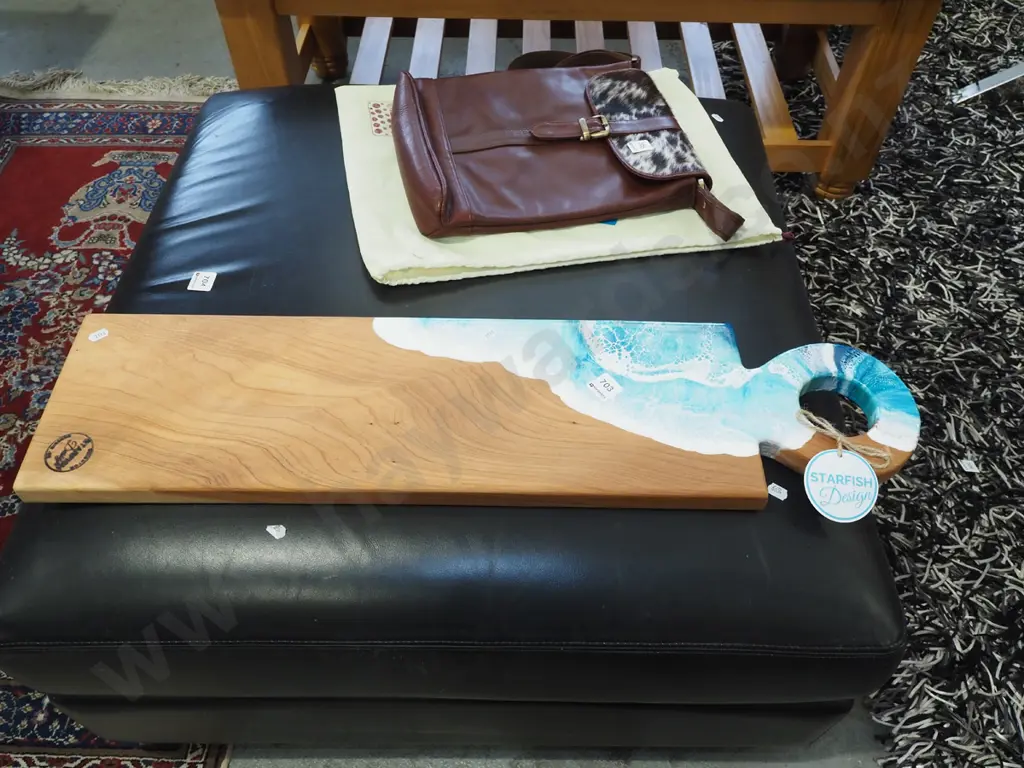 Starfish Design rimu and resin serving platter Image 1++
