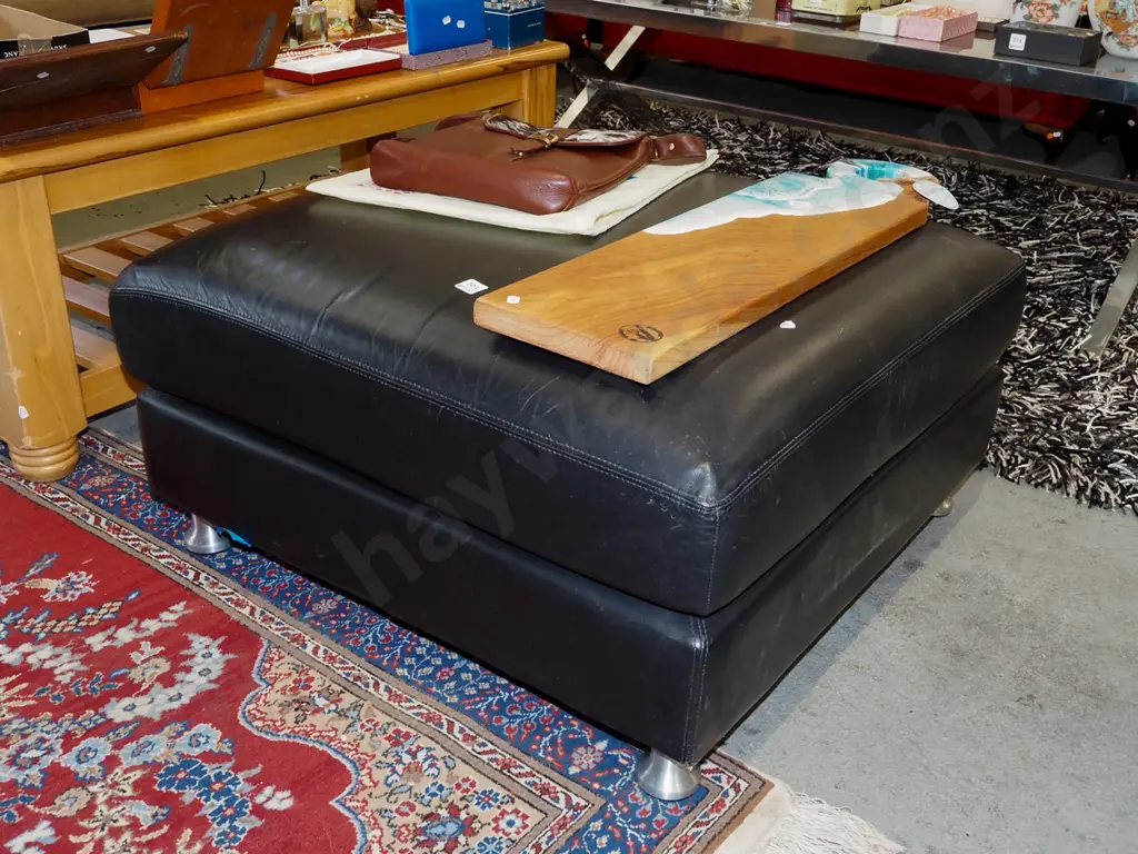 leather upholstered ottoman H400 W800 D800 Image 1++