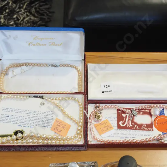 3x cased cultured pearls, 2x neckaces are missing stones and clasps