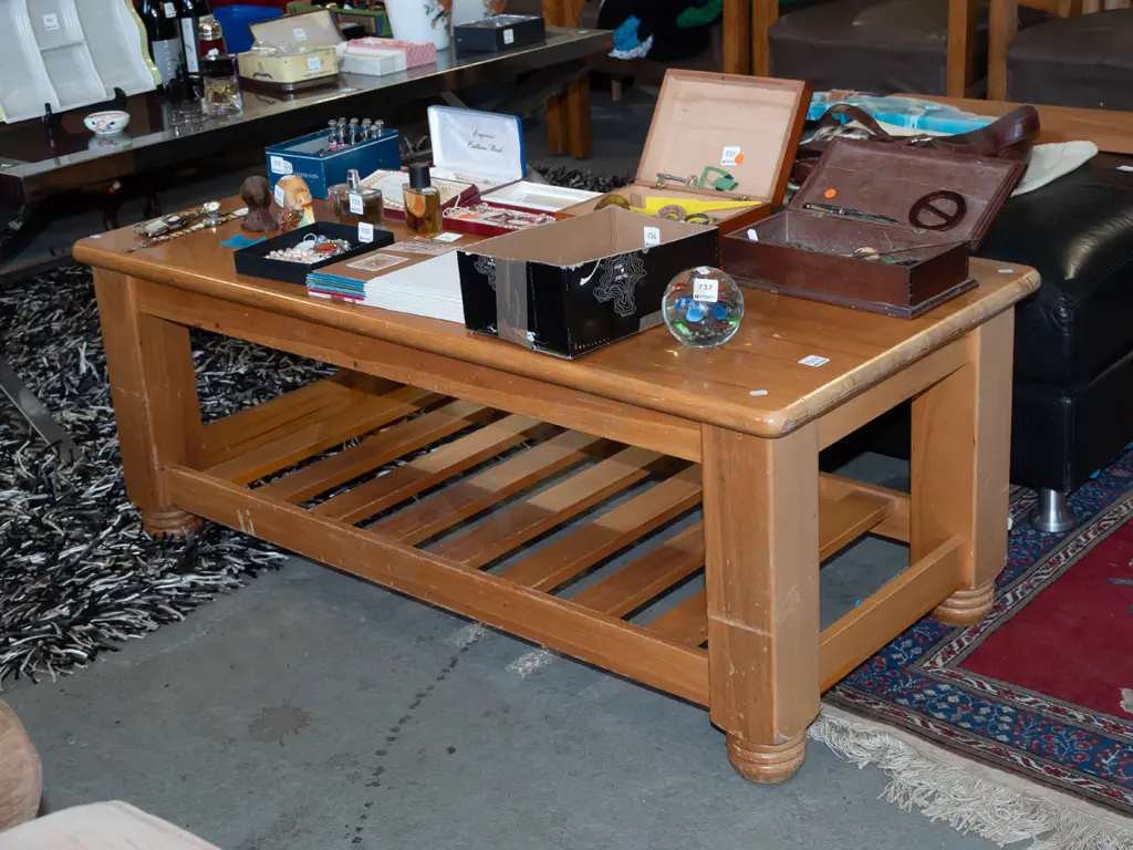 heavily scratched coffee table with magazine shelf Image 1++