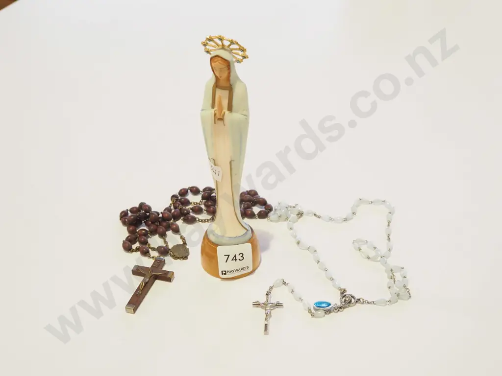 small religious figurine & rosary beads H180 Image 1++