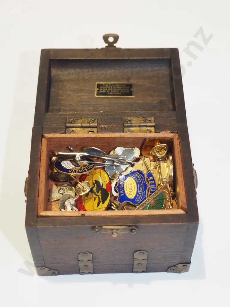 small wooden chest of badges & pins Image 1++