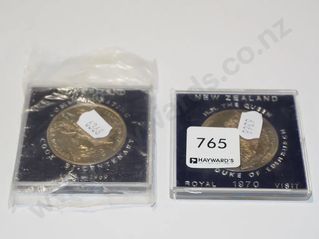 2x collector coins Image 1++