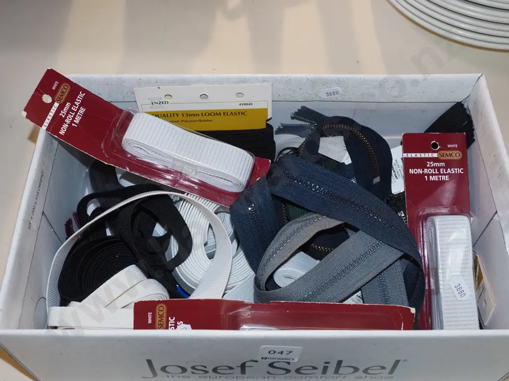 box; sewing elastic and zips Image 1++