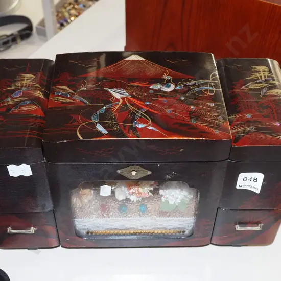 Japanese style lacquer jewellery box with clockwork ballerina