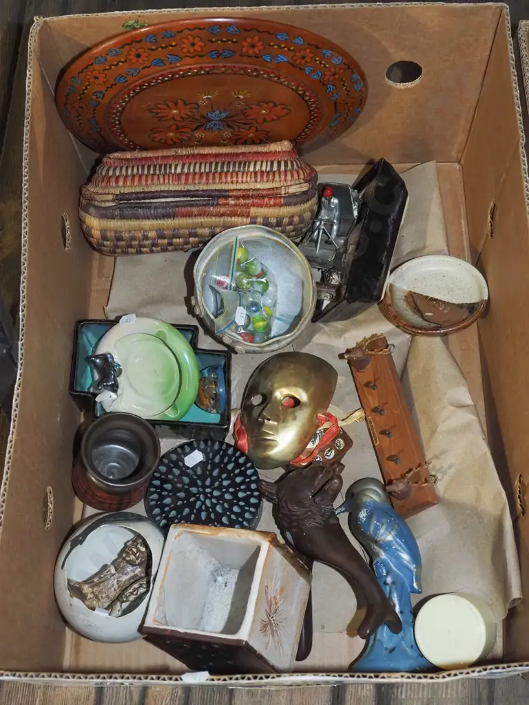 box; nutcracker, small brass ornamental mask etc Image 1++
