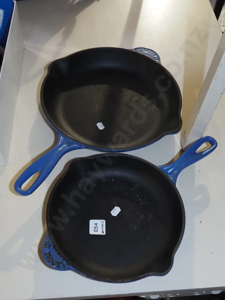 2x Le Creuset cast iron and enamel frying pans Largest Diam 270 Image 1++