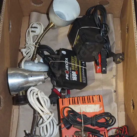 box; 3x  battery chargers, 2x bedside lamps