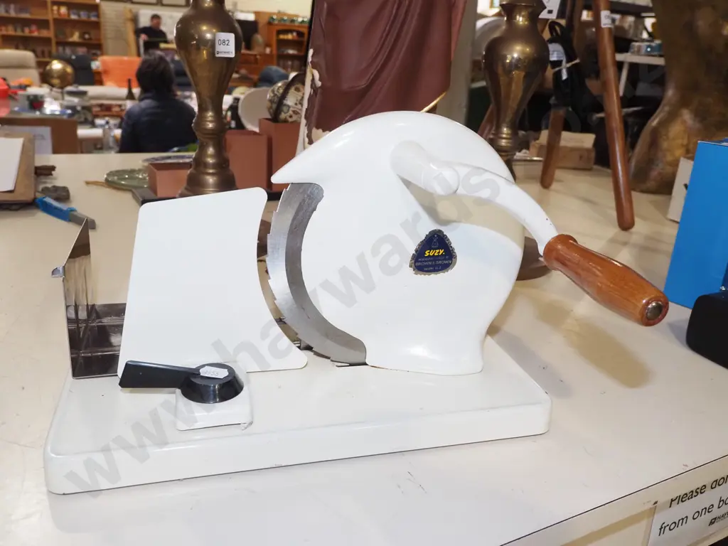hand operated bench top slicer Image 1++