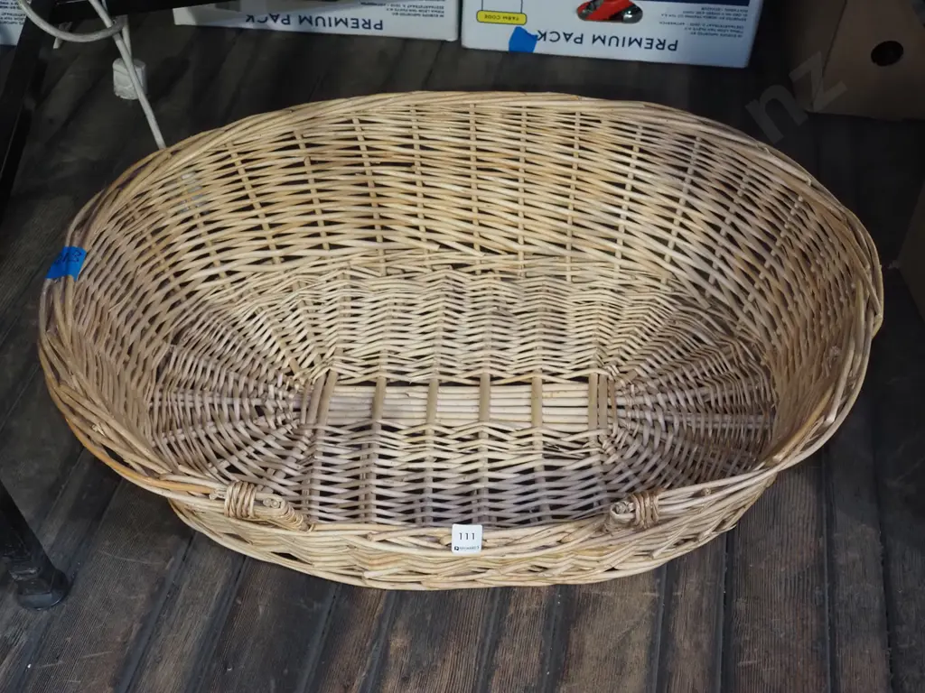 cane dog basket W760 Image 1++