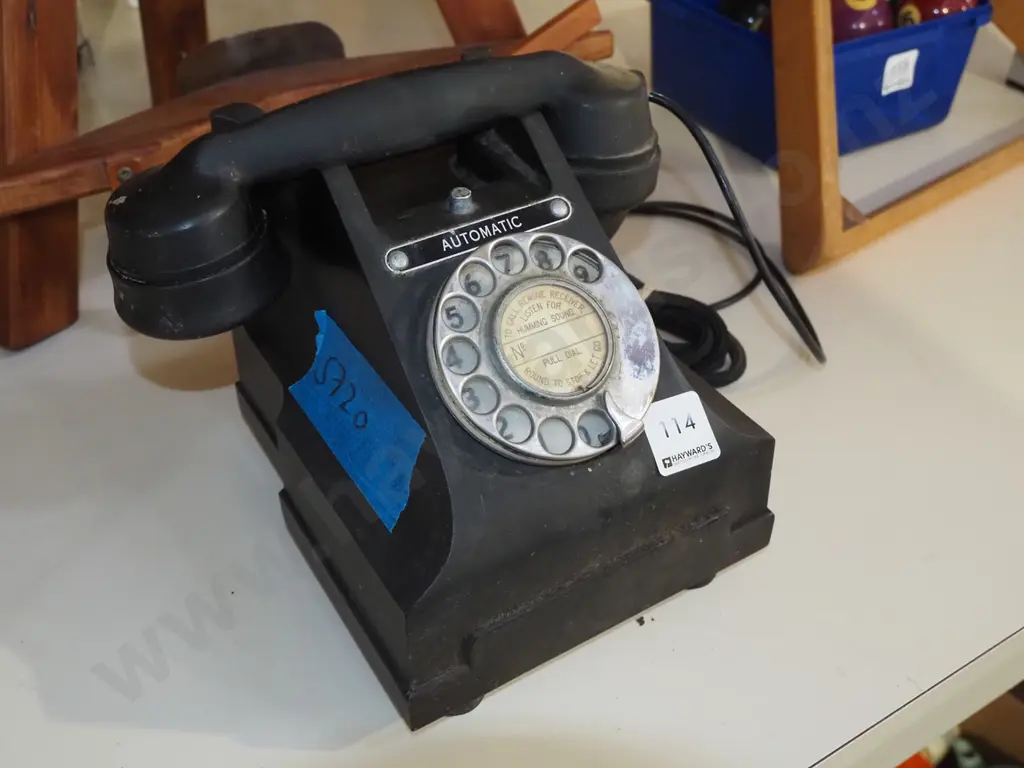 vintage dial telephone Image 1++