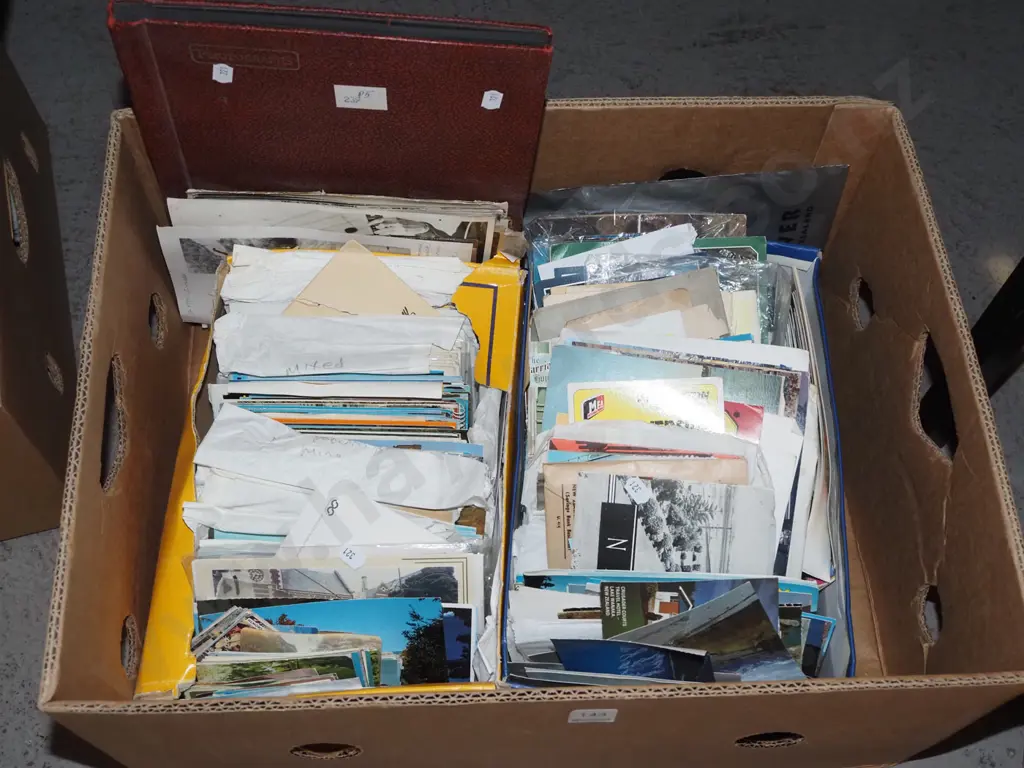box; postcards Image 1++