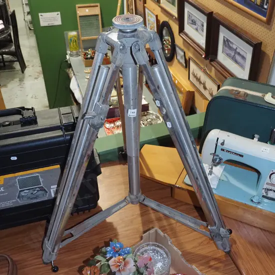 heavy duty tripod
