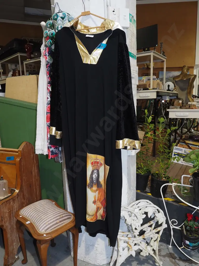 Vicky Taylor Blair religious themed dress Image 1++