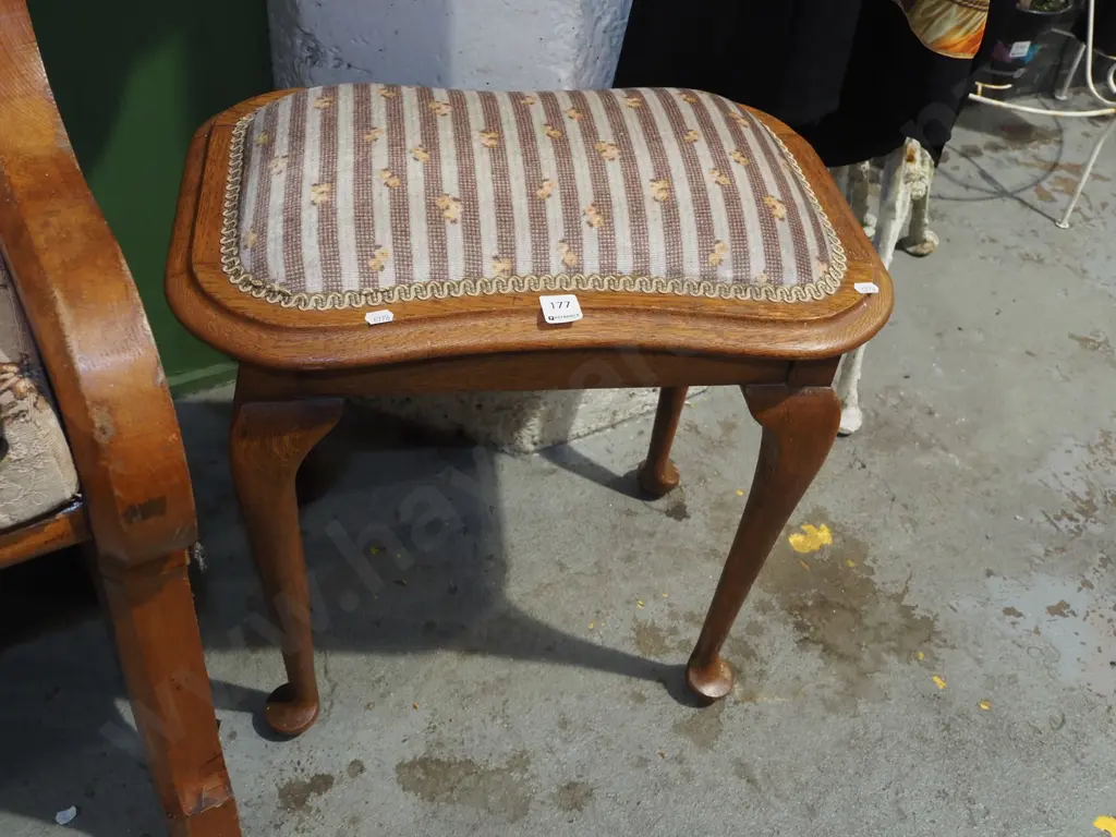 upholstered oak piano stool Image 1++