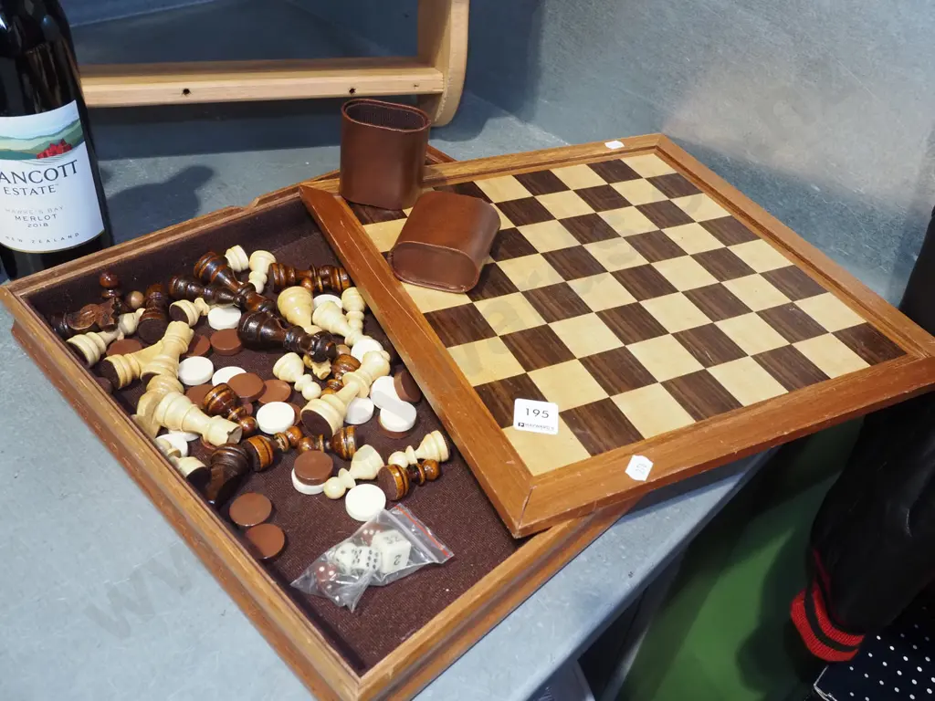 chess and backgammon board - bag of pieces Image 1++