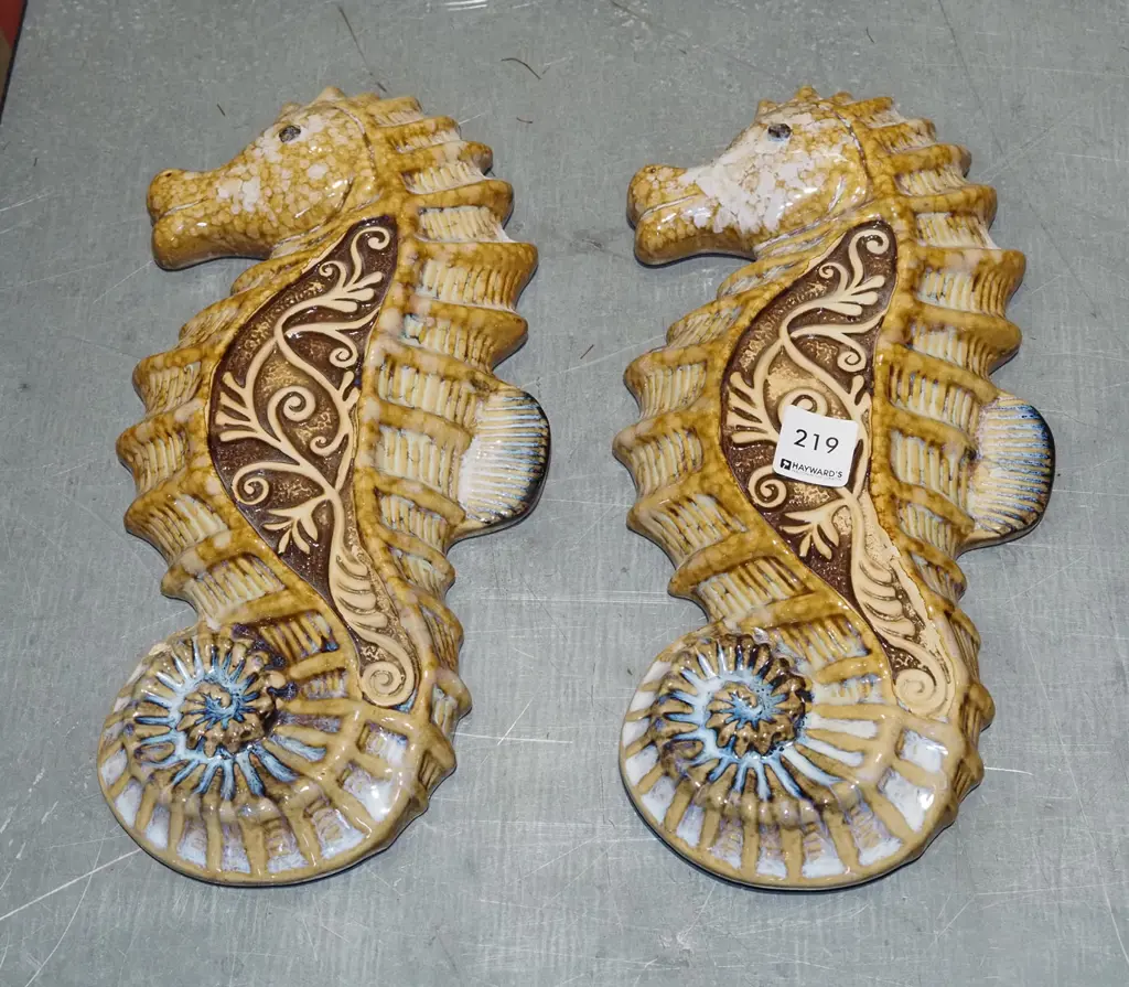 2x ceramic wall mounted sea horses H310 Image 1++