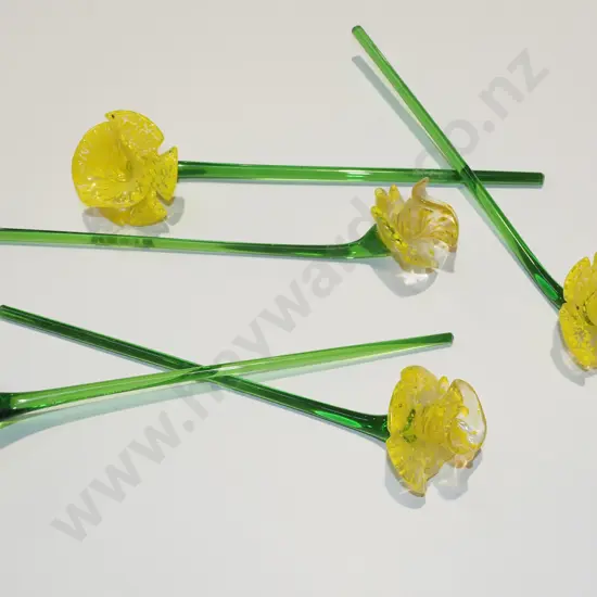 bunch of glass daffodils L300