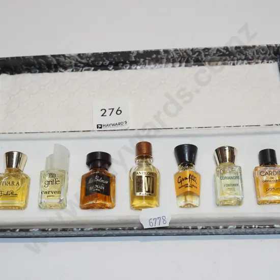box; perfume sampler set